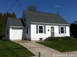 1211 N 21st St, Manitowoc, WI 54220