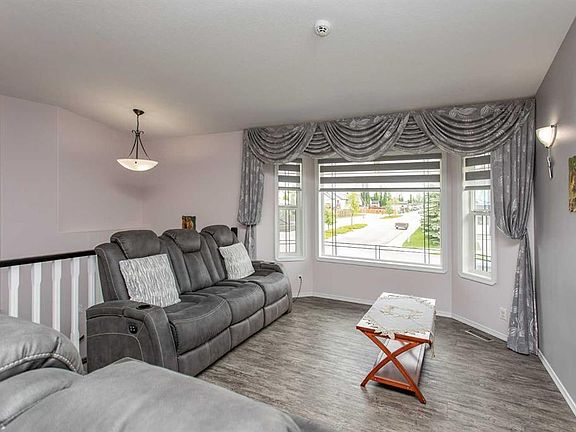 4th image of 71 N Vanier Dr
