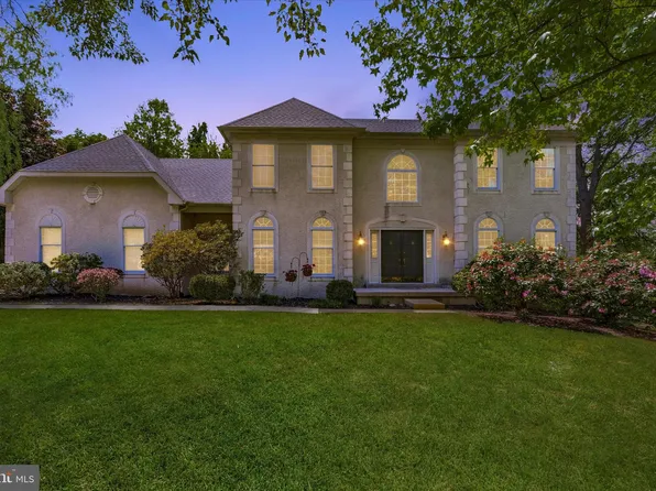 6 Meredith Cir, Thornton, PA 19373