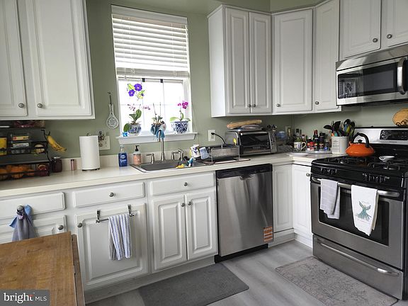 3rd image of 20901 Cedarpost Sq Unit 303