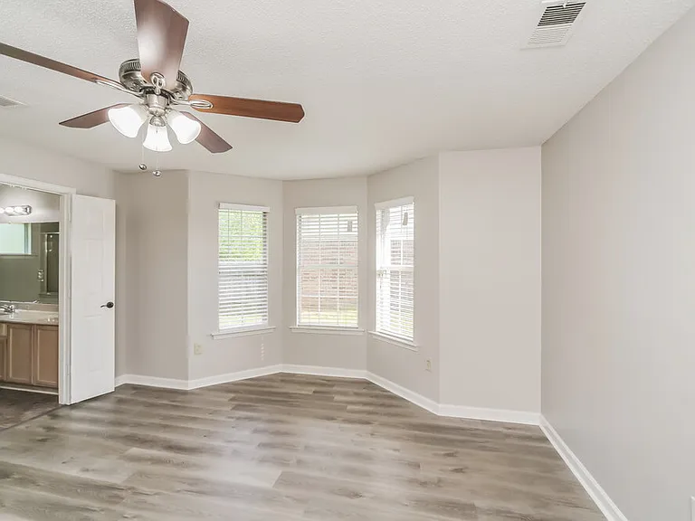 4880 Briona St — Photo 12