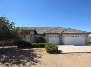 9175 Woodcliff Rd, Phelan, CA 92371