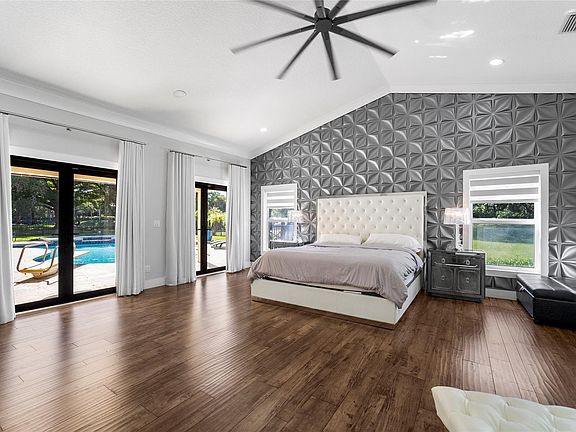 5th image of 6511 Arlington Lane