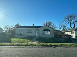 31 Croydon Rd, Amityville, NY 11701