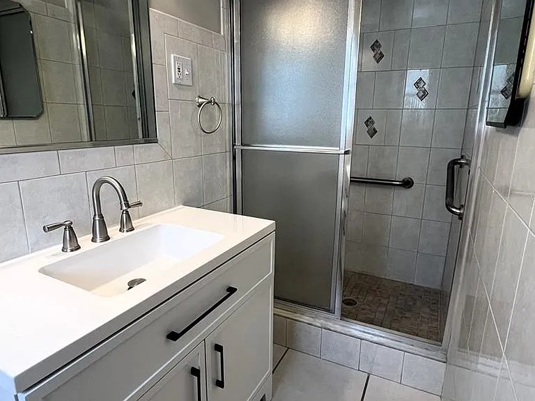 360 72nd Ave — Photo 13