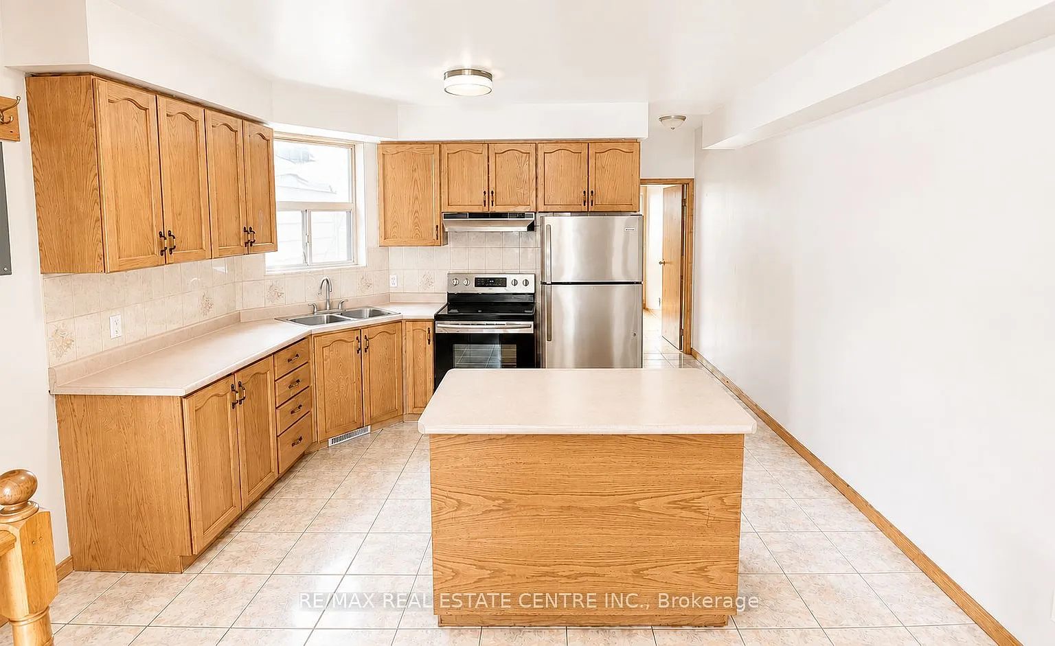4 bed, $3,800 — Photo 3
