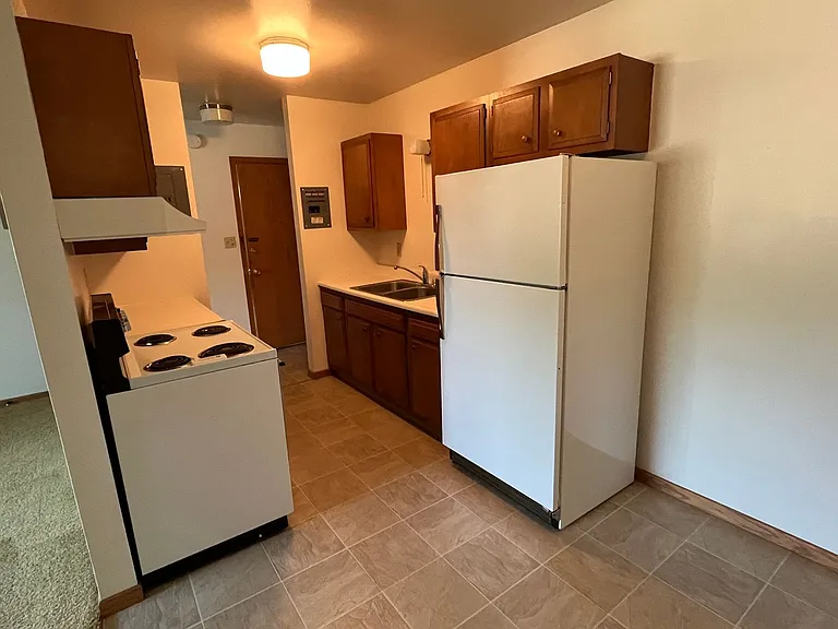 410 4th Ave NE #10 — Photo 4