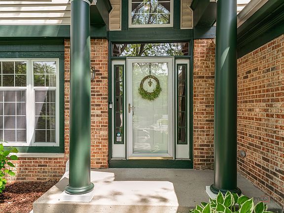 2nd image of 352 Fairfax Ln