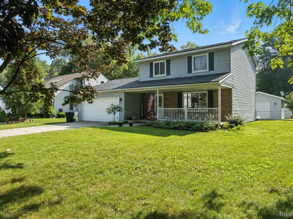 3544 Old Farm Ln, Fort Gratiot, MI 48059