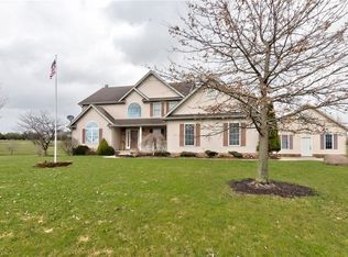 16785 Auburn Springs Dr, Chagrin Falls, OH 44023