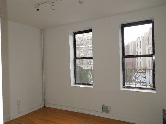 4th image of 446 Saint Johns Pl APT 2B