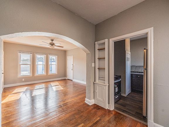 5th image of 403 W Hollywood Ave #4