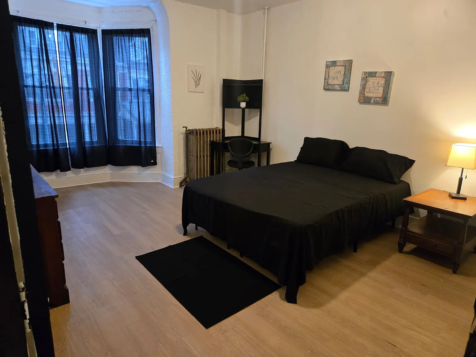 6 bed, 2292 sqft, $800 — Photo 2