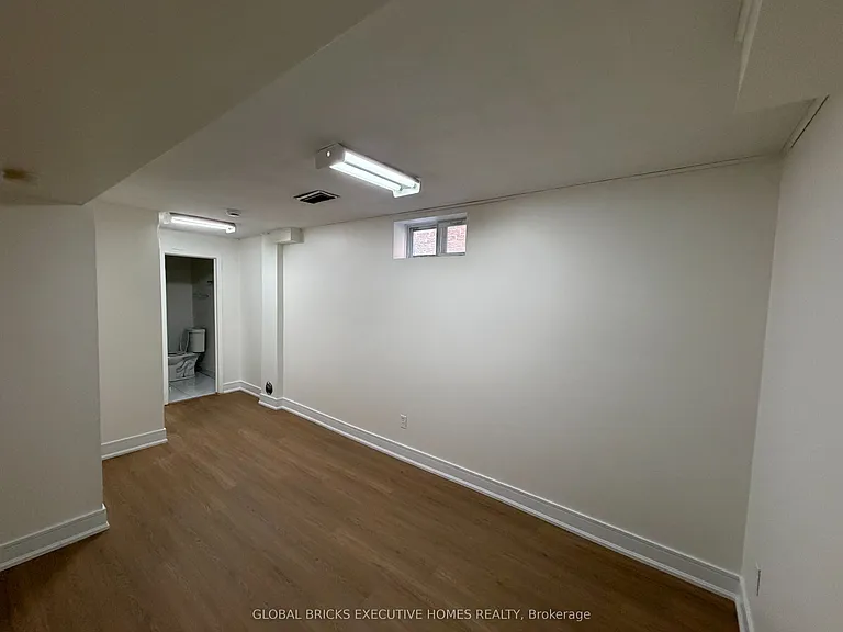 730 Queensbridge Dr — Photo 23