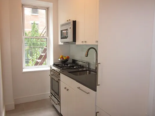 Rented by Metropolitan Equities | media 10