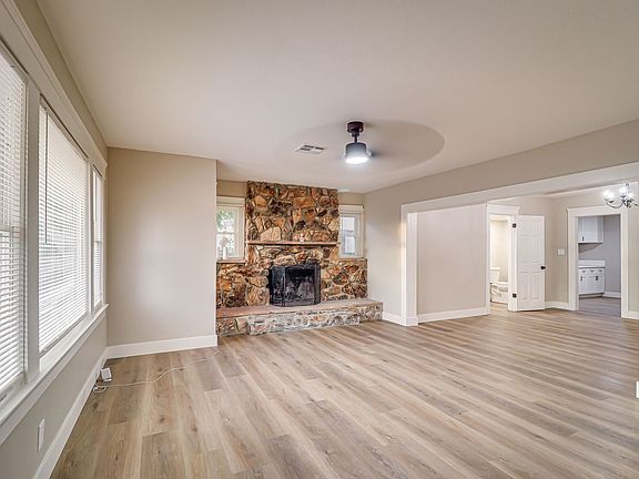5th image of 2106 E St