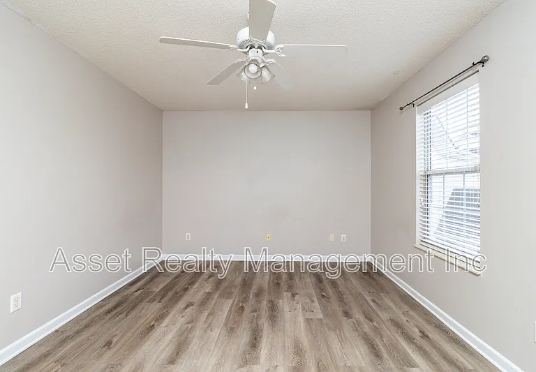 836 Duchess Way — Photo 20