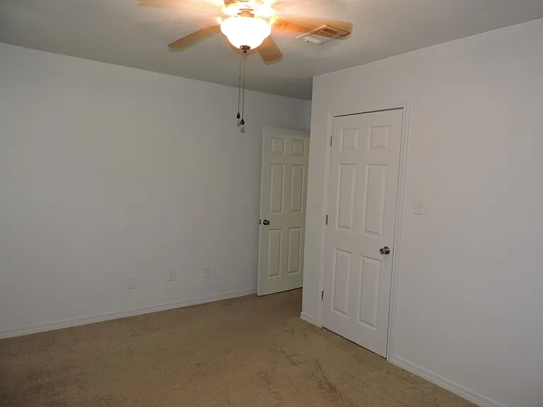 1070 Sagebrush Trl — Photo 16
