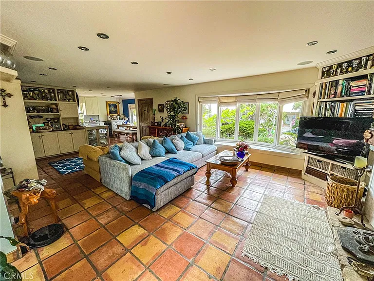 30722 Marilyn Dr — Photo 9
