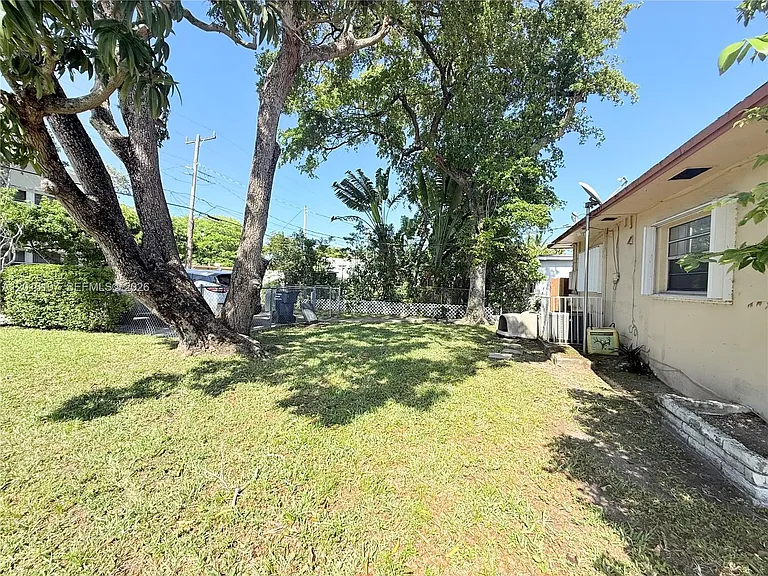 825 S 20th Ave #A — Photo 12