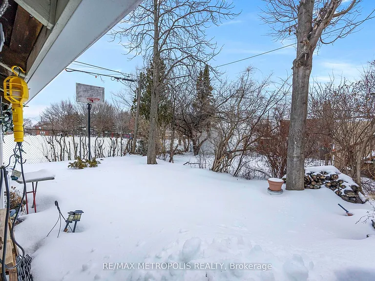 11 Rambler Pl #BASEMENT — Photo 38
