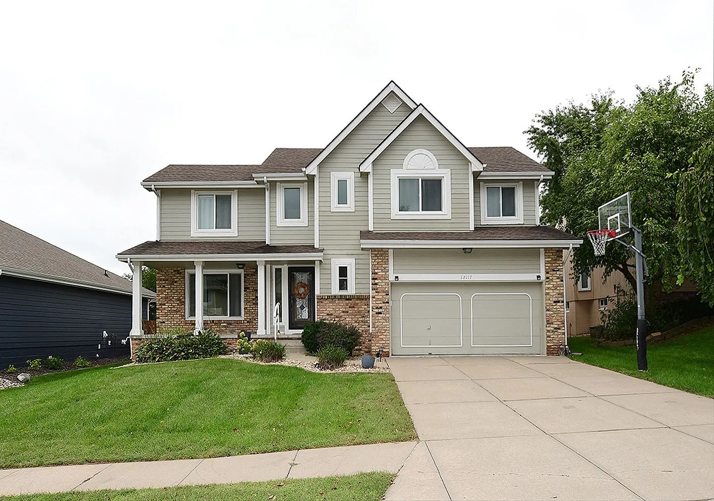 Stonegate - Furnished - 2 Story - 4bed - 4bath - 2car - Home — Photo 1