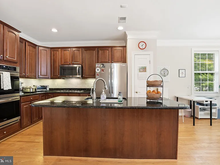 3826 Elmwood Towne Way — Photo 3