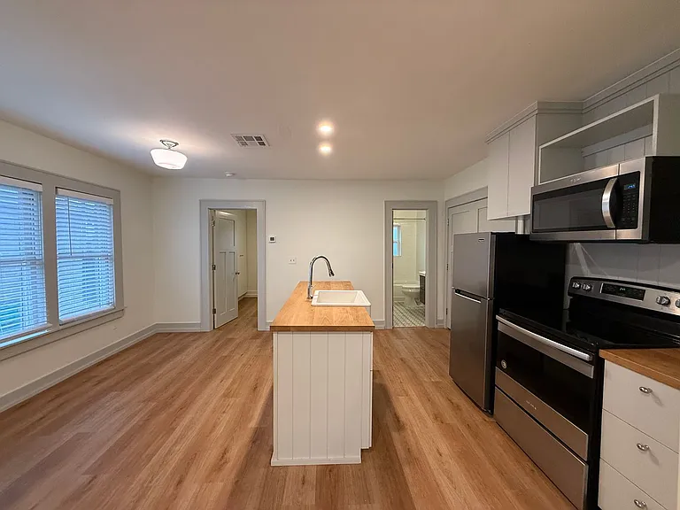 1203 Military Ct — Photo 9