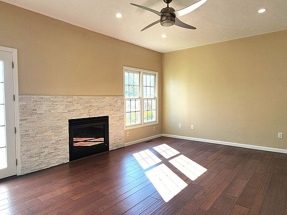 5th image of 2037 Pinewood Dr