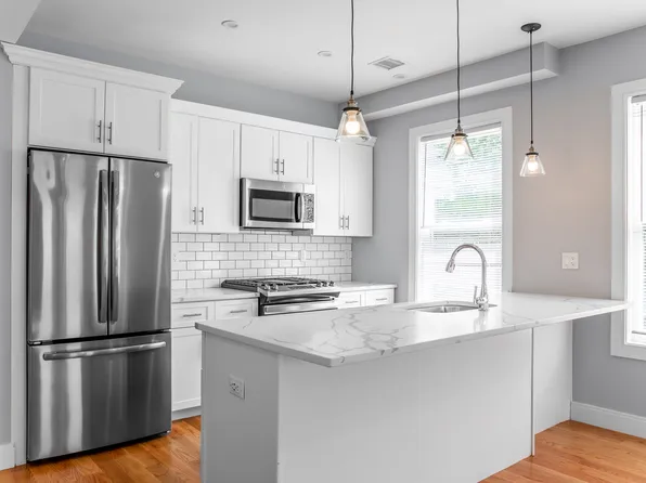 4 Mount Vernon St #2, Boston, MA 02108