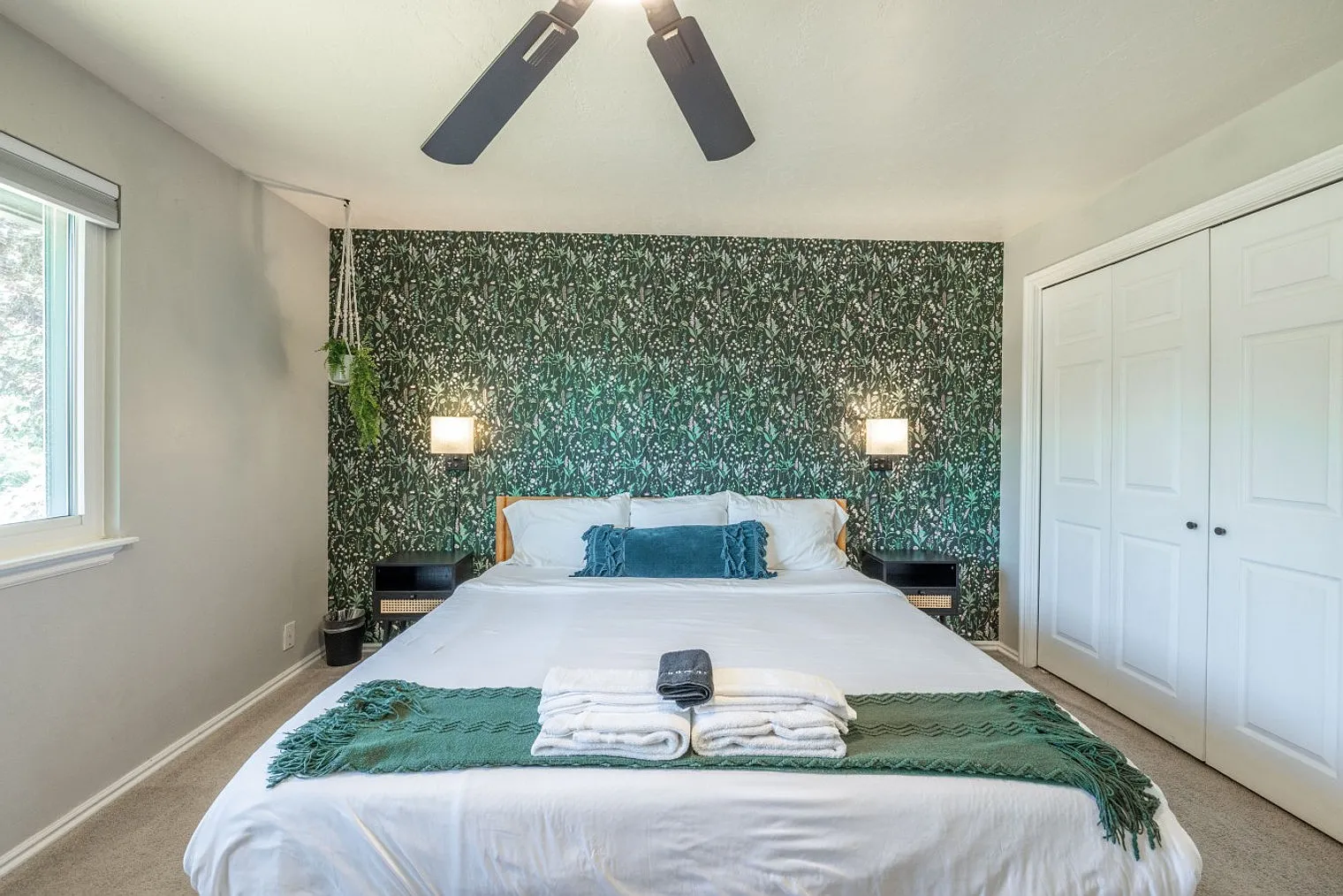 5 bed, 3.0 bath, 2647 sqft, $8,709 — Photo 4