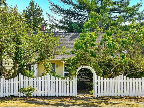 739 N 165th Street, Shoreline, WA 98133