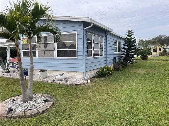 2nd image of 165 Lakeview Dr #165