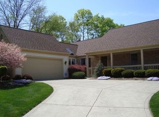 3385 Firefly Ct, Columbus, OH 43221