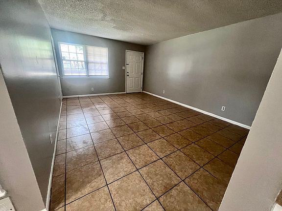 2nd image of 11 Oak Forest Ln APT B