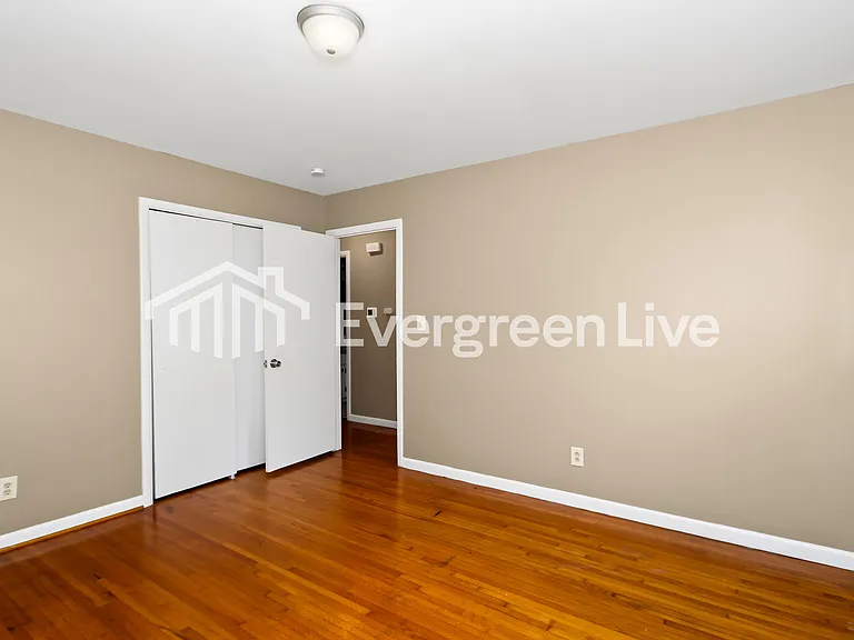 421 Westwood Ave — Photo 15