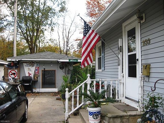 3rd image of 233 Wyleswood Dr #235