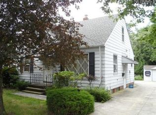 1756 Brainard Rd, Lyndhurst, OH 44124