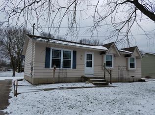 28 Market St, Middleville, MI 49333