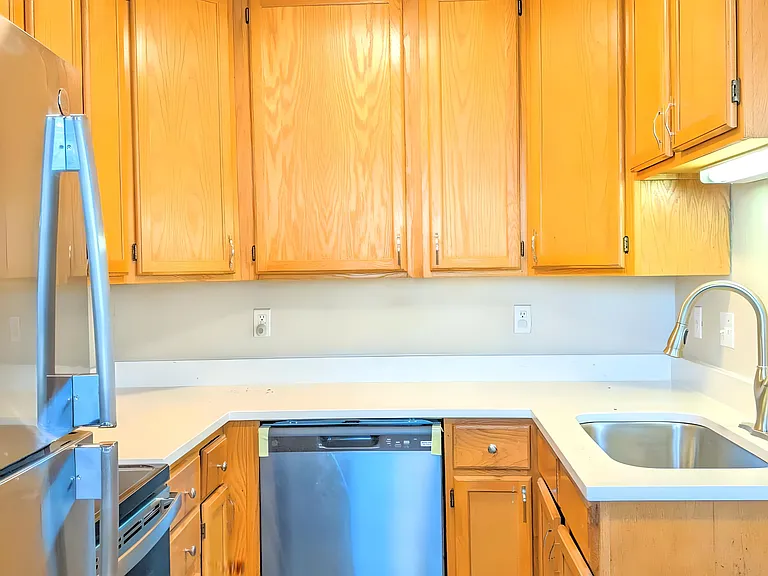 Twin Pines Apartments — Photo 7
