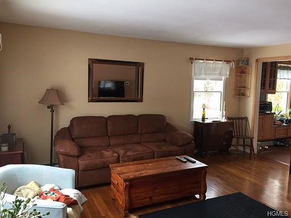 2nd image of 28 Crest View Ave