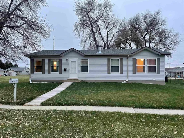 907 17th St, Gothenburg, NE 69138