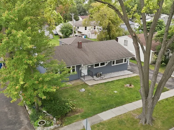 383 Tee Ln, Carpentersville, IL 60110