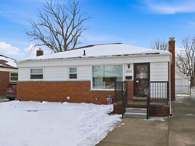 28961 Joan St, Saint Clair Shores, MI, 48081