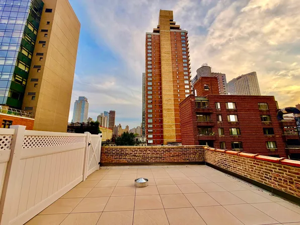 305 East 95th Street image 1 of 24