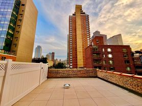 305 E 95th St