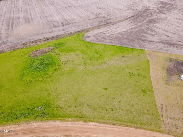 3 Svenningsen 1st Sur, Valley City, ND 58072