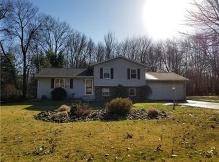 111 Lilac Rd, New Castle, PA 16105
