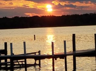 191 Howard Ct APT 6, Fox Lake, IL 60020