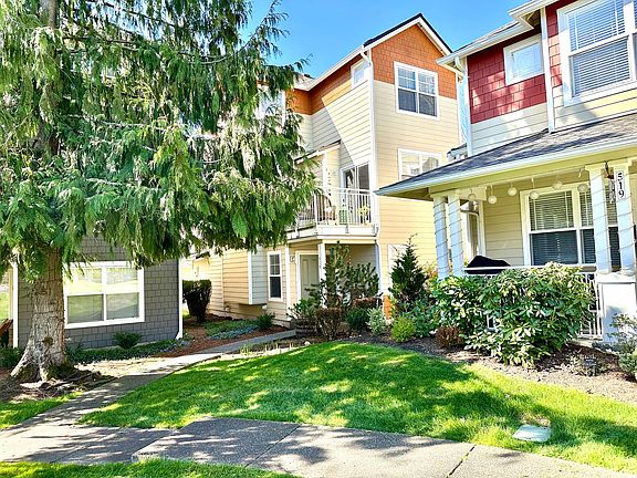 2nd image of 515 225th Pl NE #33